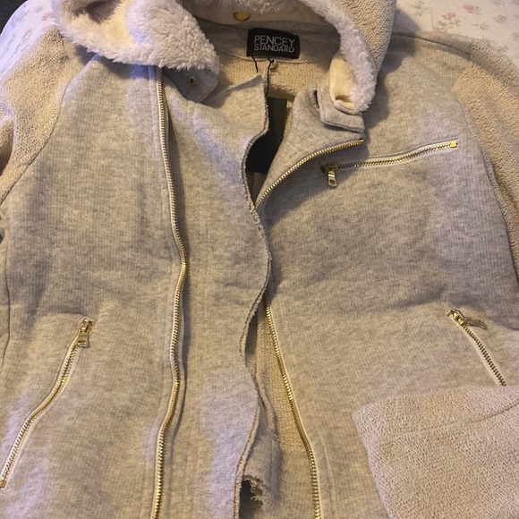 Cute sweater - Picture 2 of 8